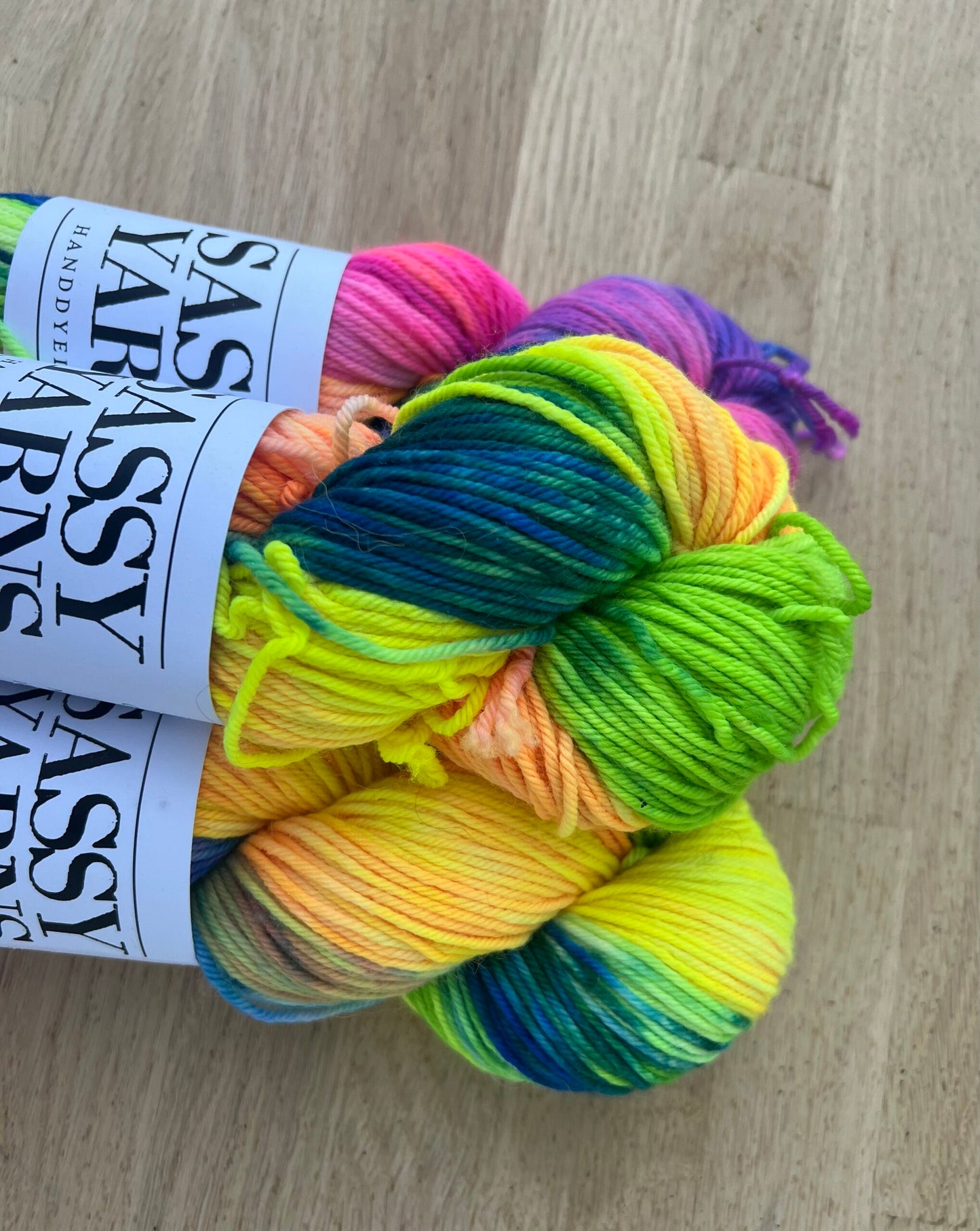 Merino DK - Neonlys - View 2