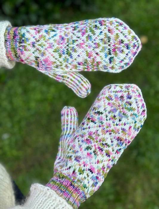 Nora Mittens af KnitLidt