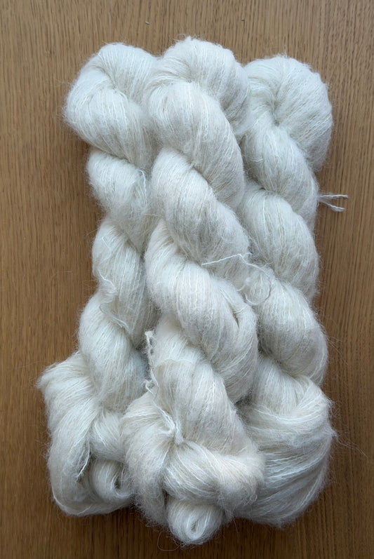 Suri Silk 300 - Ufarvet