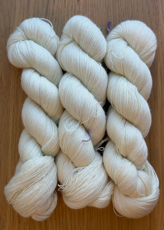 Singles lace 800 - ufarvet