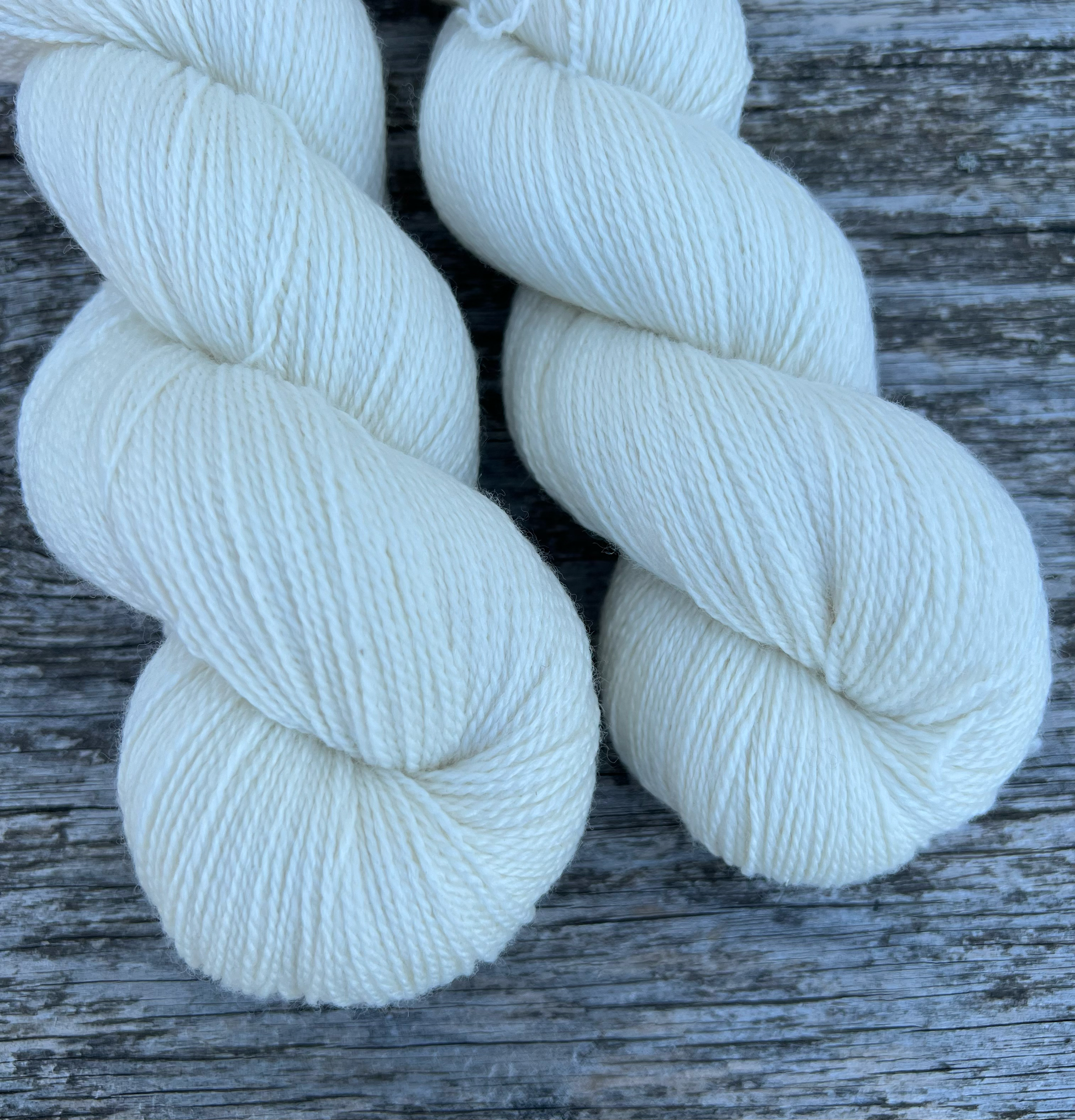 Merino lace - ufarvet - View 2